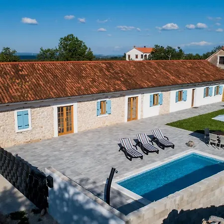 Апартаменты Martin Задар